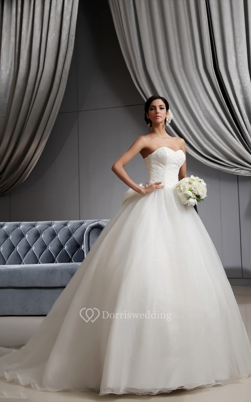 Sweetheart A-Line Ball Gown With Corset-Back and Bow view 2