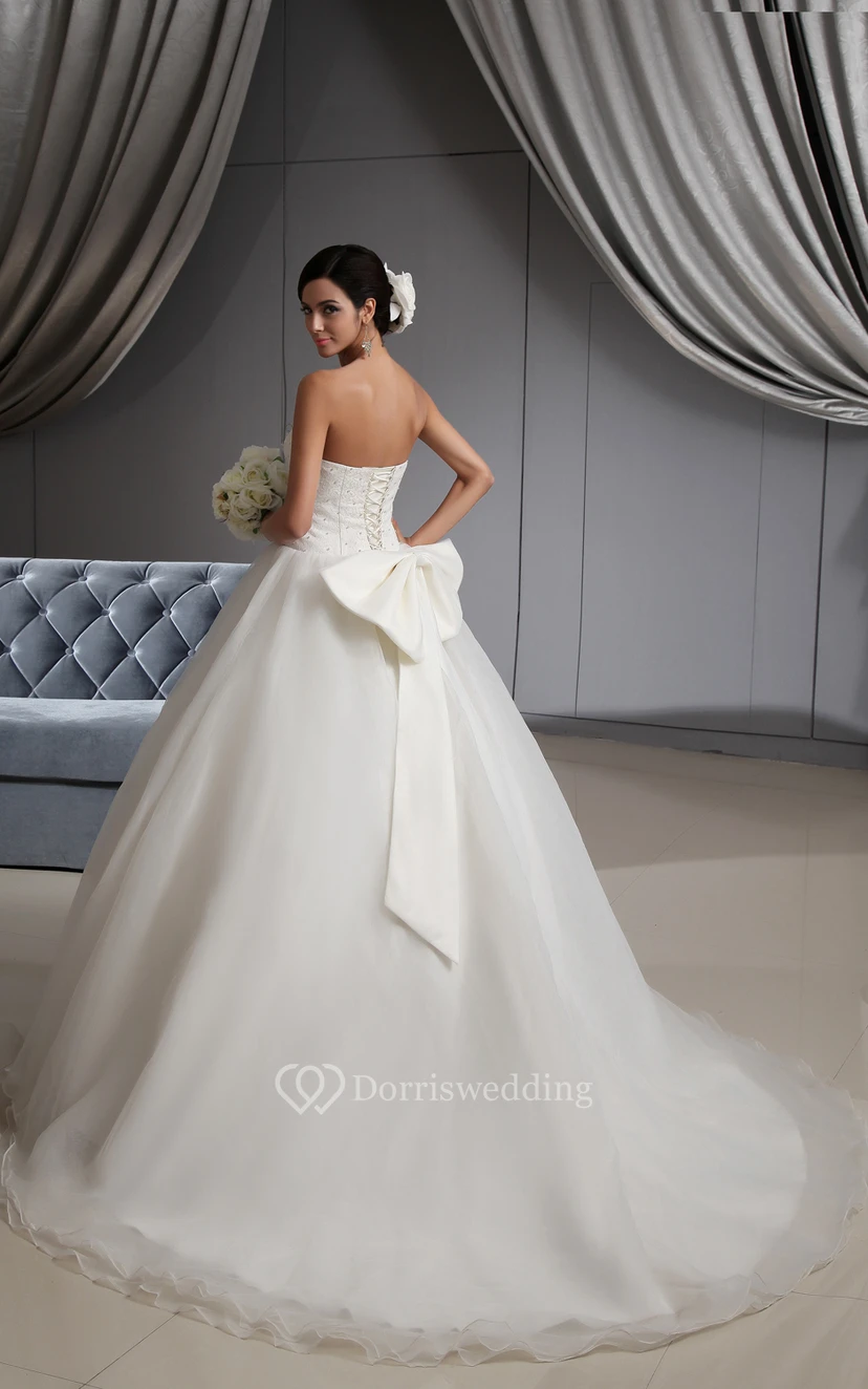 Sweetheart A-Line Ball Gown With Corset-Back and Bow view 7