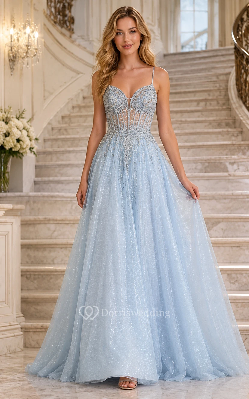 Himmelblaues Tüll-Ballkleid mit Spaghettiträgern, Korsett-Oberteil und Glitzerrock für den Abschlussball