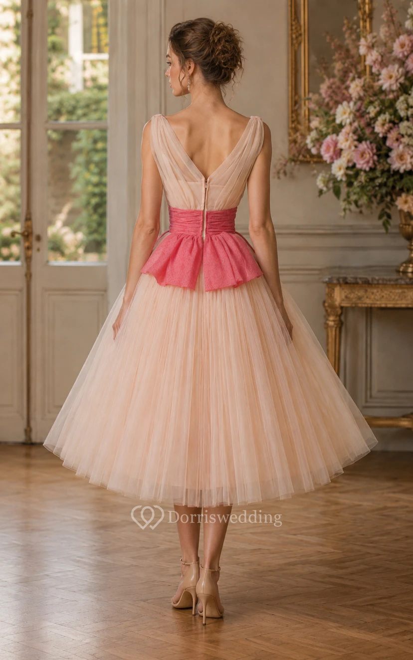 Ärmelloses Empire-Chiffonkleid mit V-Ausschnitt, geraffter Taille und Falten view 2