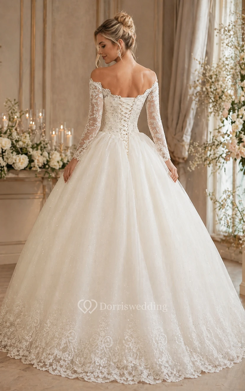 Precioso vestido de novia de princesa de encaje con mangas cortas y apliques. view 2