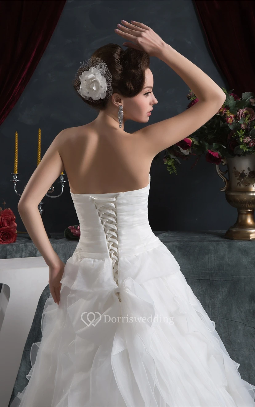 Sweetheart Criss-Cross Stress and Ball-Gown With Ruffled Skirt view 2
