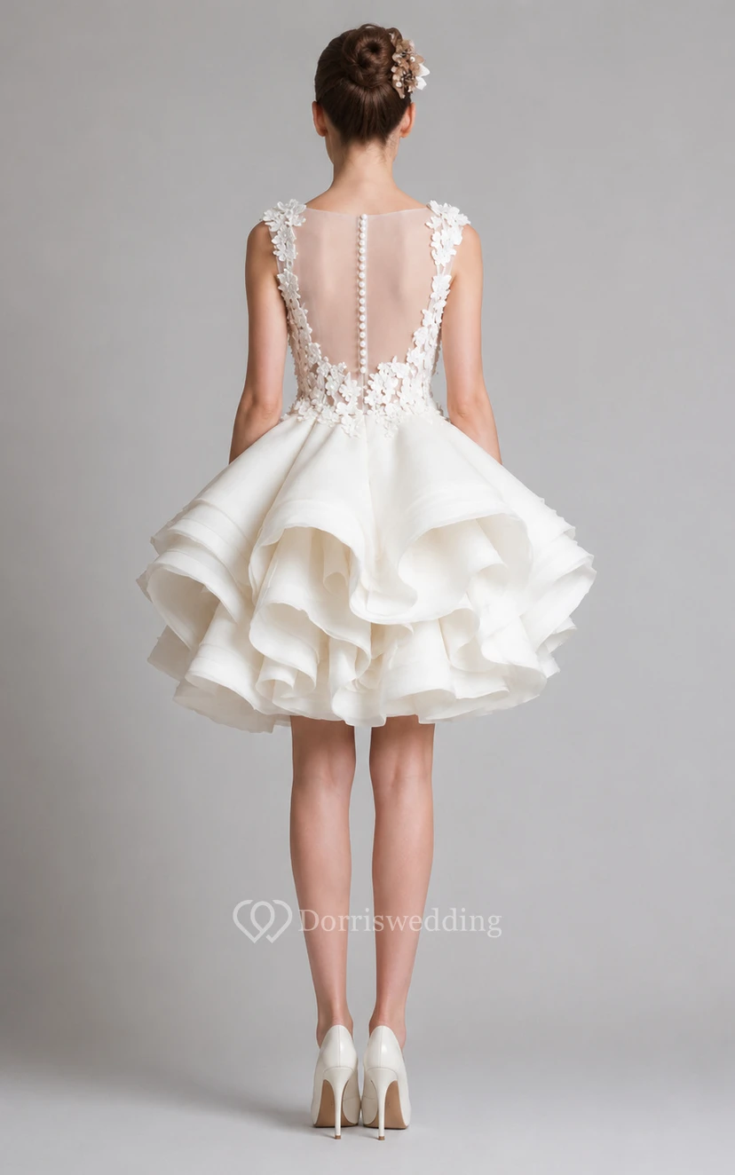 Elfenbeinfarbenes Brautkleid mit Schmuckkragen, floralen Applikationen und asymmetrischem Saum view 2