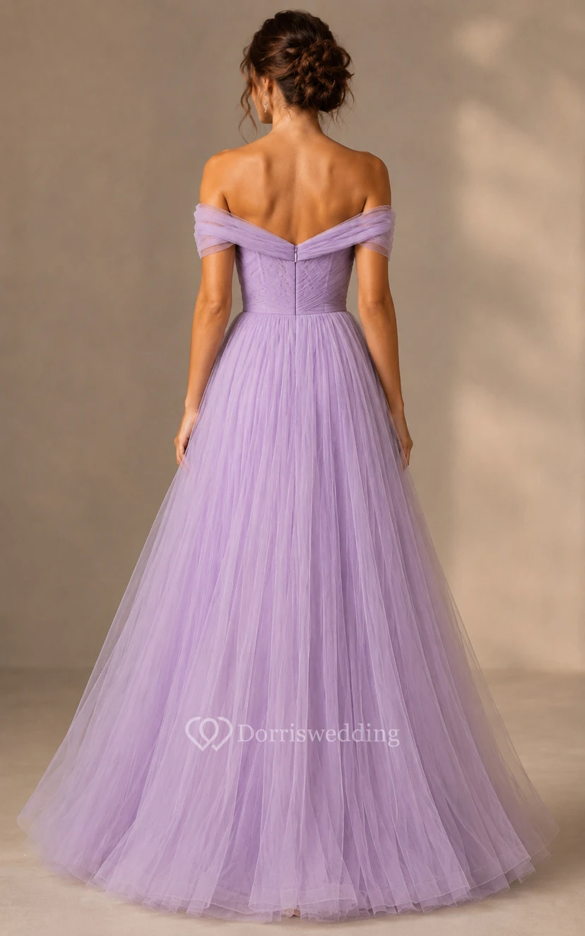 Robe de bal lilas à épaules dénudées avec jupe en tulle fluide et corsage plissé view 2