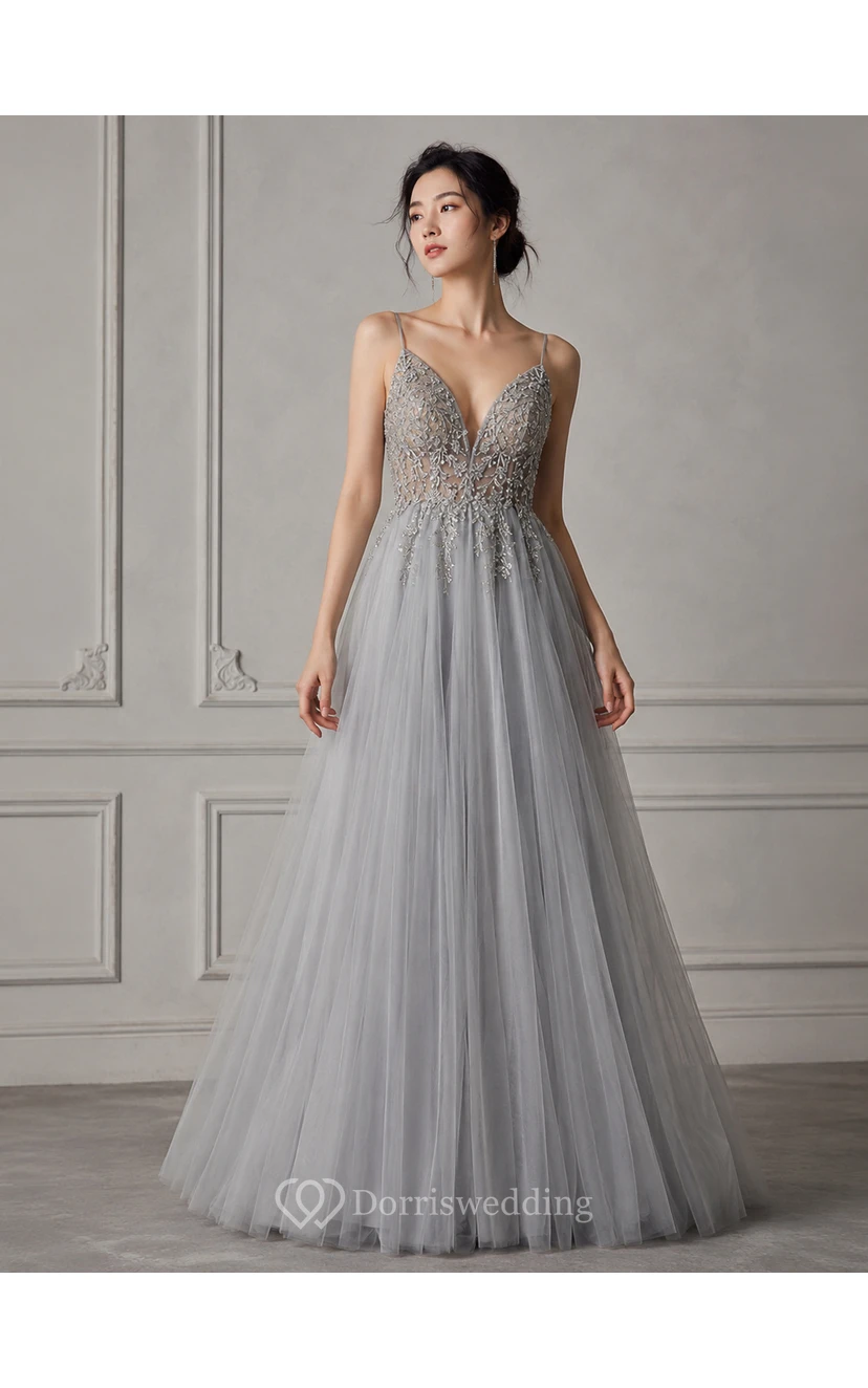 Robe de bal décontractée à bretelles spaghetti, coupe empire, en tulle plissé et haut orné de perles view 6