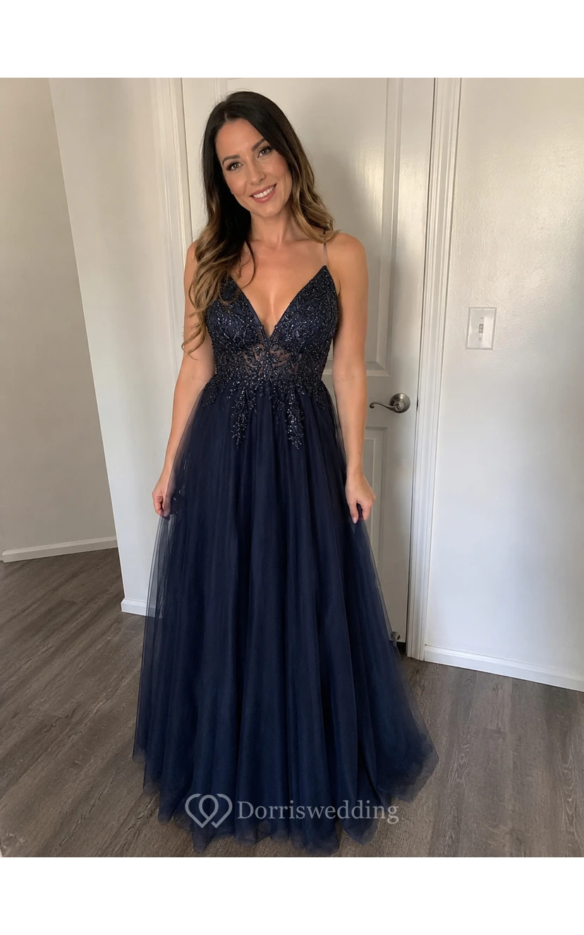 Robe de bal décontractée à bretelles spaghetti, coupe empire, en tulle plissé et haut orné de perles view 9
