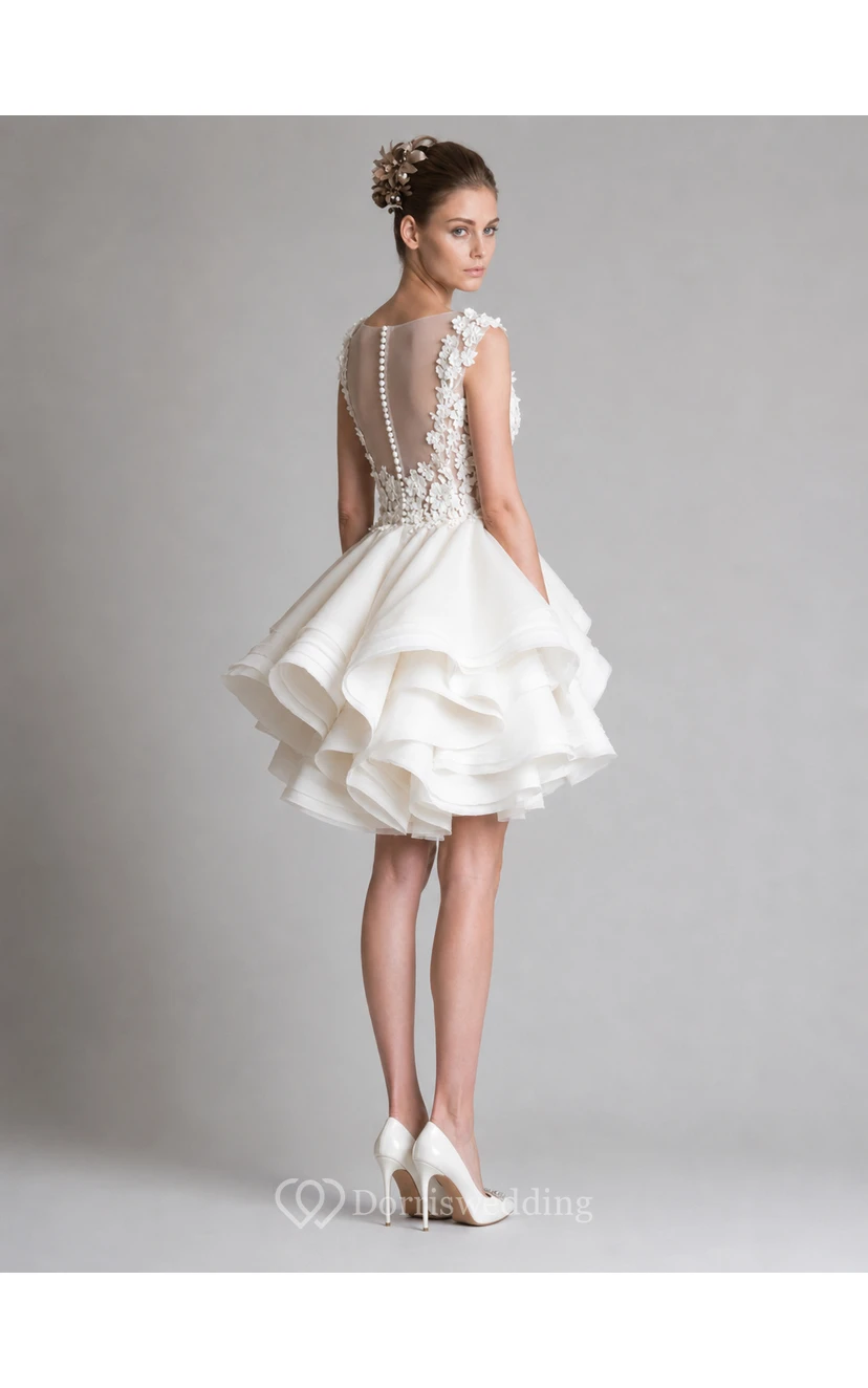 Elfenbeinfarbenes Brautkleid mit Schmuckkragen, floralen Applikationen und asymmetrischem Saum view 4